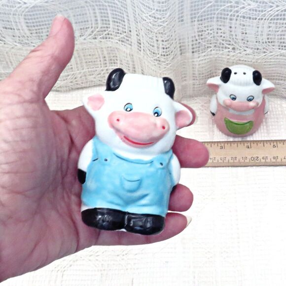 Vintage Country Cow Salt and Pepper Shaker Set, Farmhouse Decor, Country Style - Picture 8 of 9